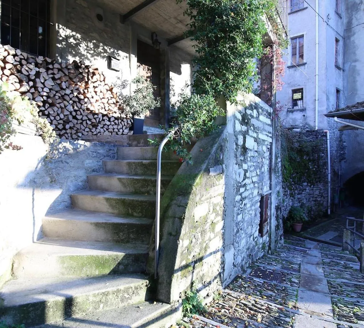 Romantic & Private Lake Como Village House Pognana Lario Villa